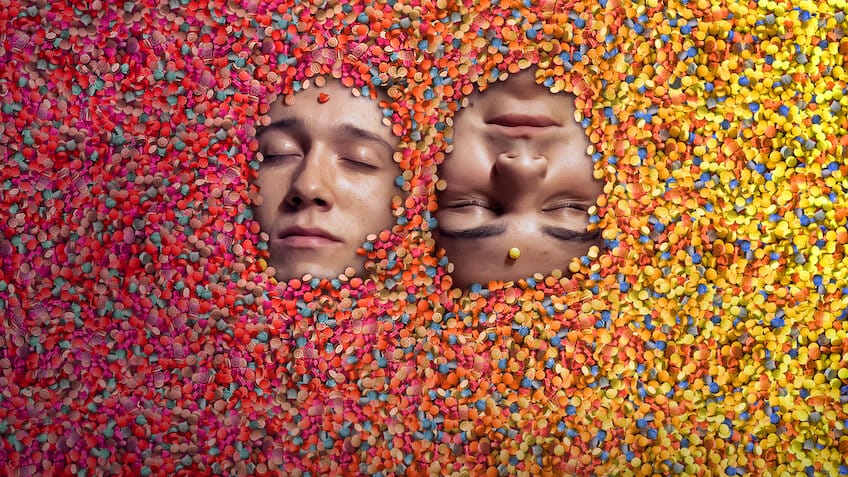 How to Sell Drugs Online (Fast) - Netflix